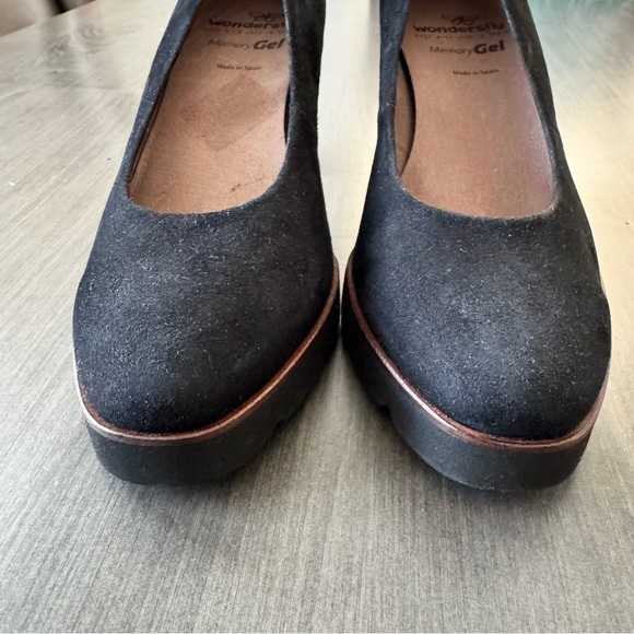 Wonders Fly Memory Gel  Black suede platform pump Heels size 35 (5) - Picture 4 of 11